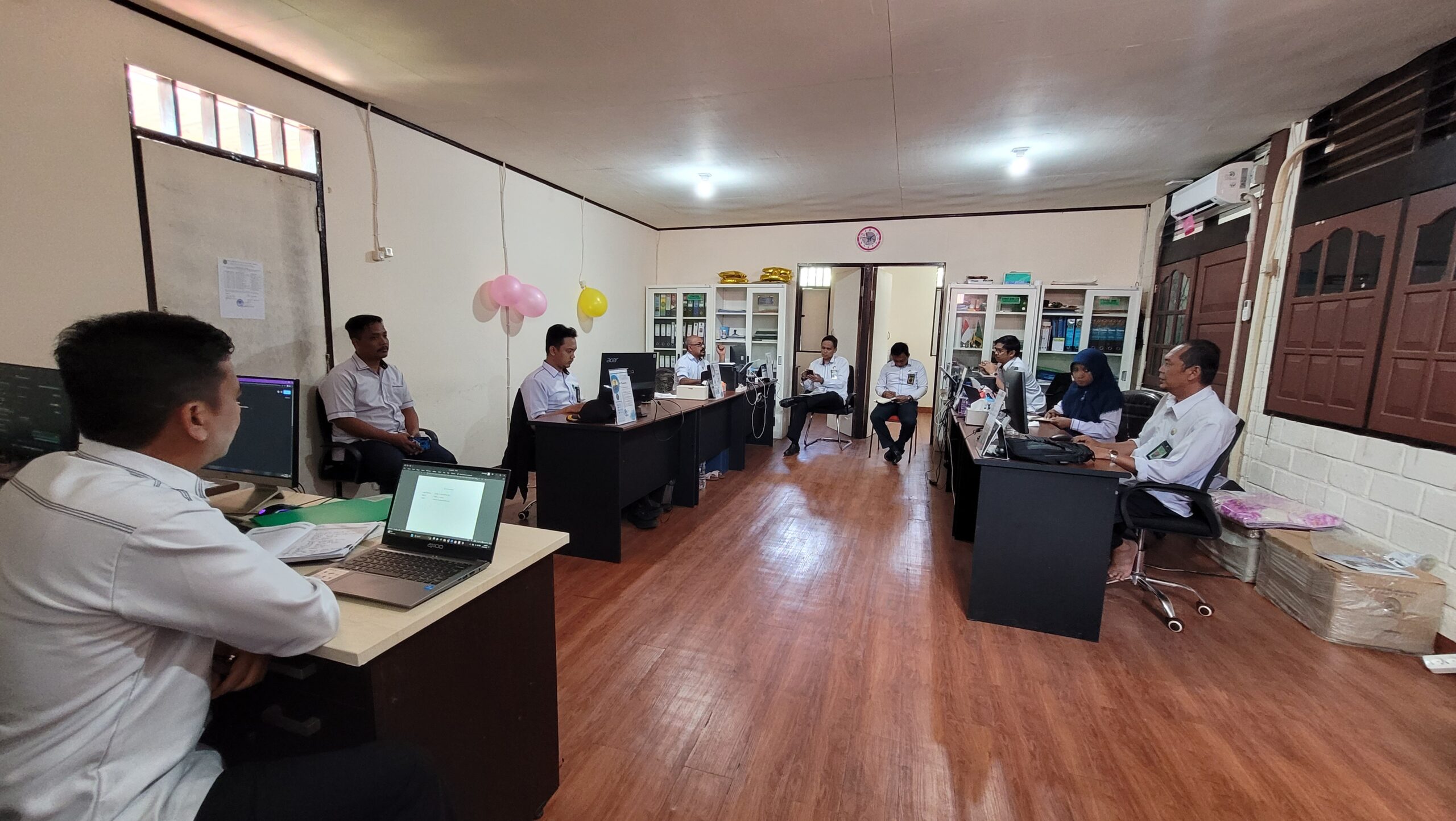 Monitoring dan Evaluasi Bidang Kesekretariatan, Senin (11/12)