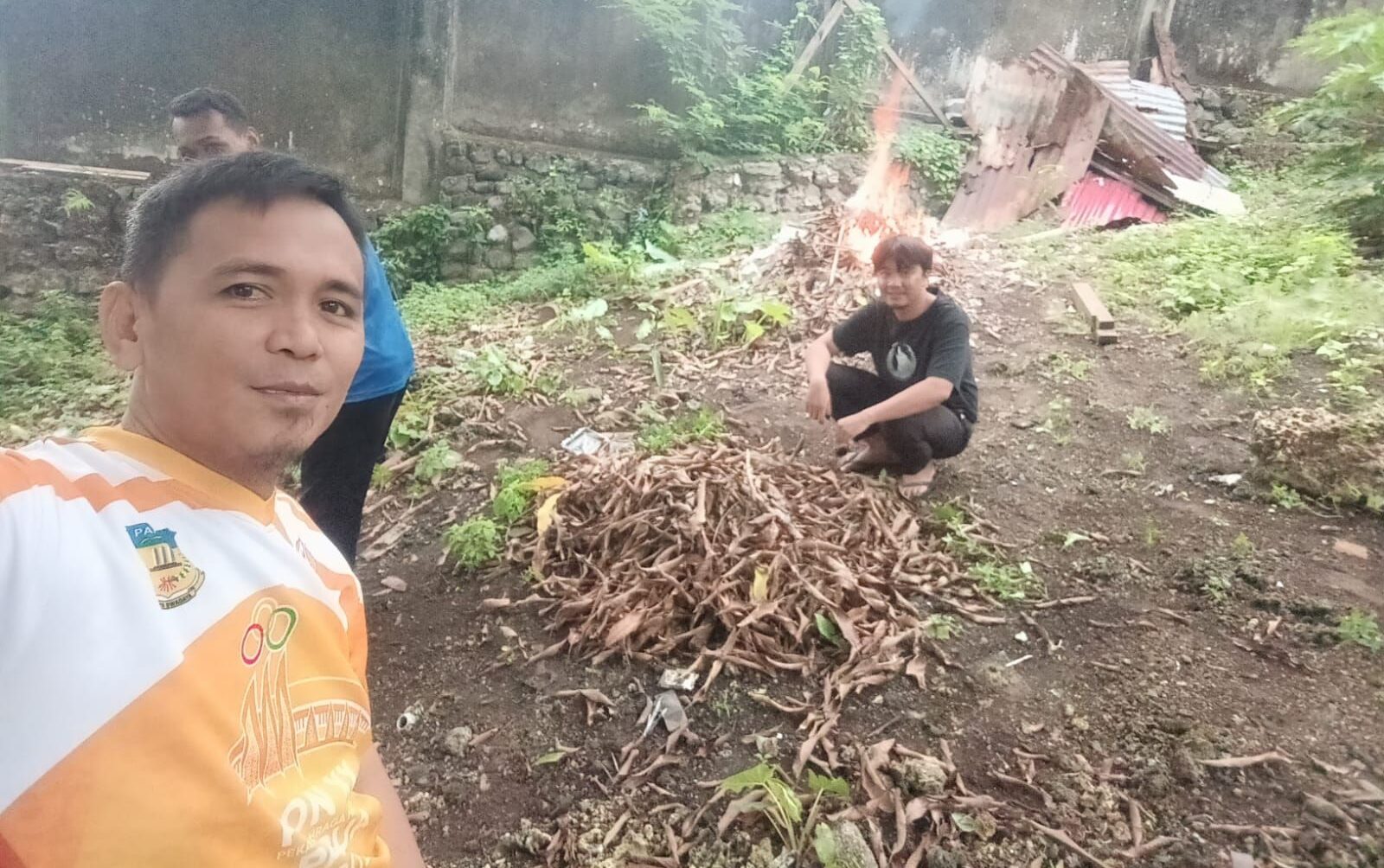 Jumat Bersih, Jumat, 1 Desember 2023 : Aparatur PTA Papua Barat Melaksanakan Kegiatan Kerja Bakti