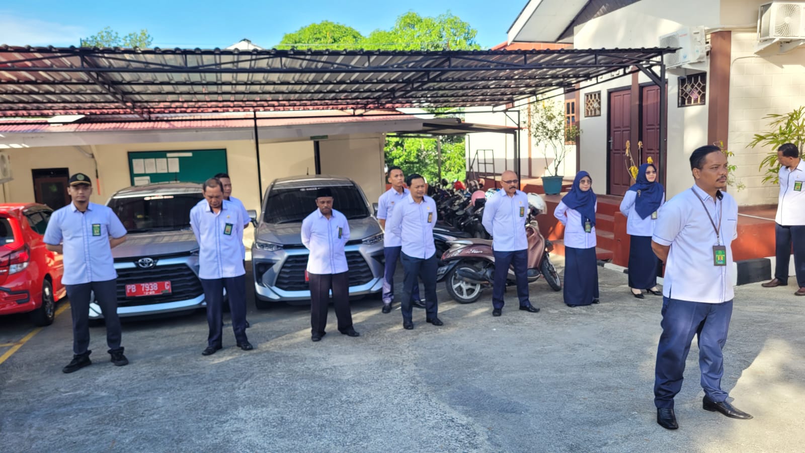 Apel Pagi, Senin (8/1)