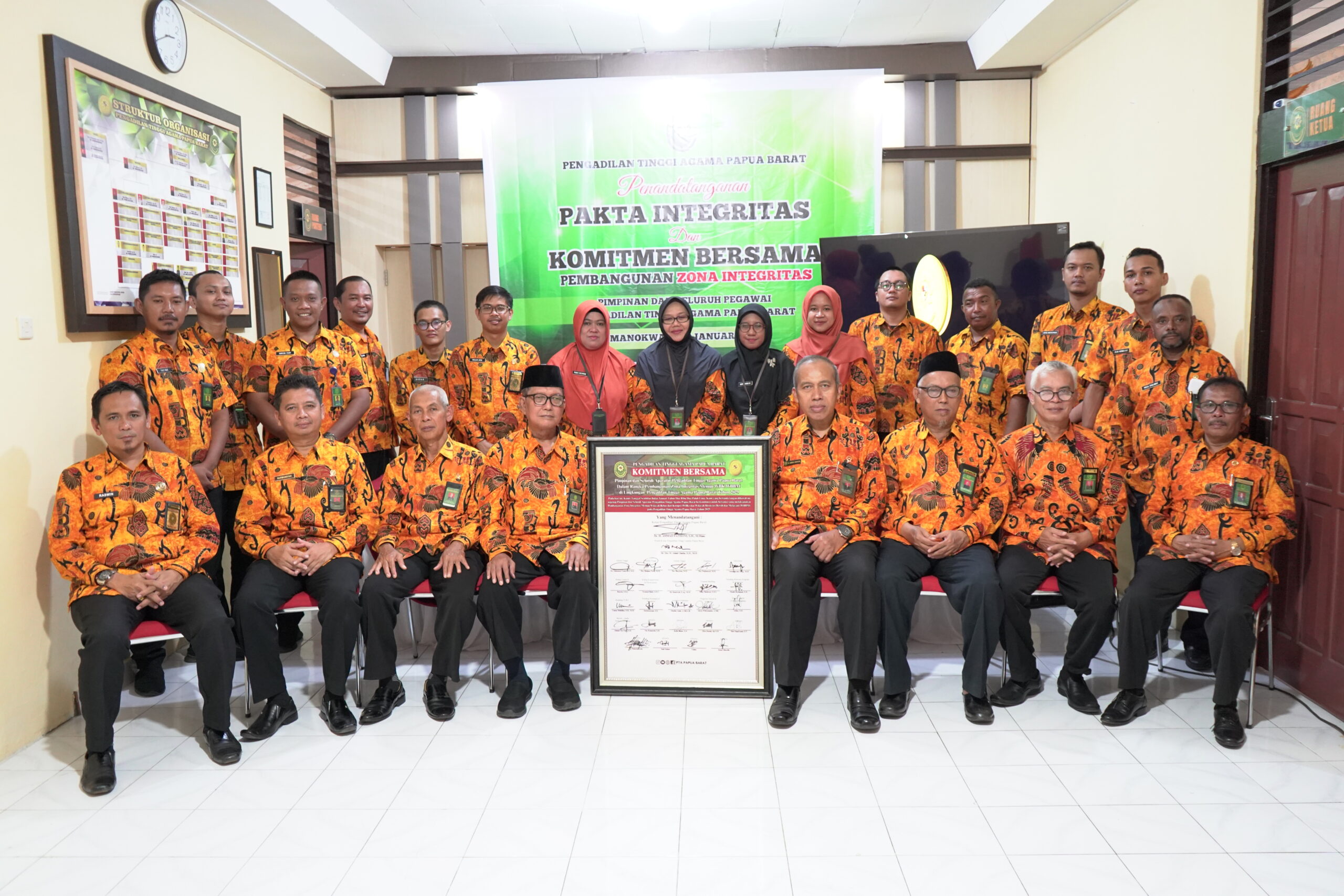Pengadilan Tinggi Agama Papua Barat Gelar Pengucapan serta Penandatanganan Pakta Integritas dan Komitmen Bersama