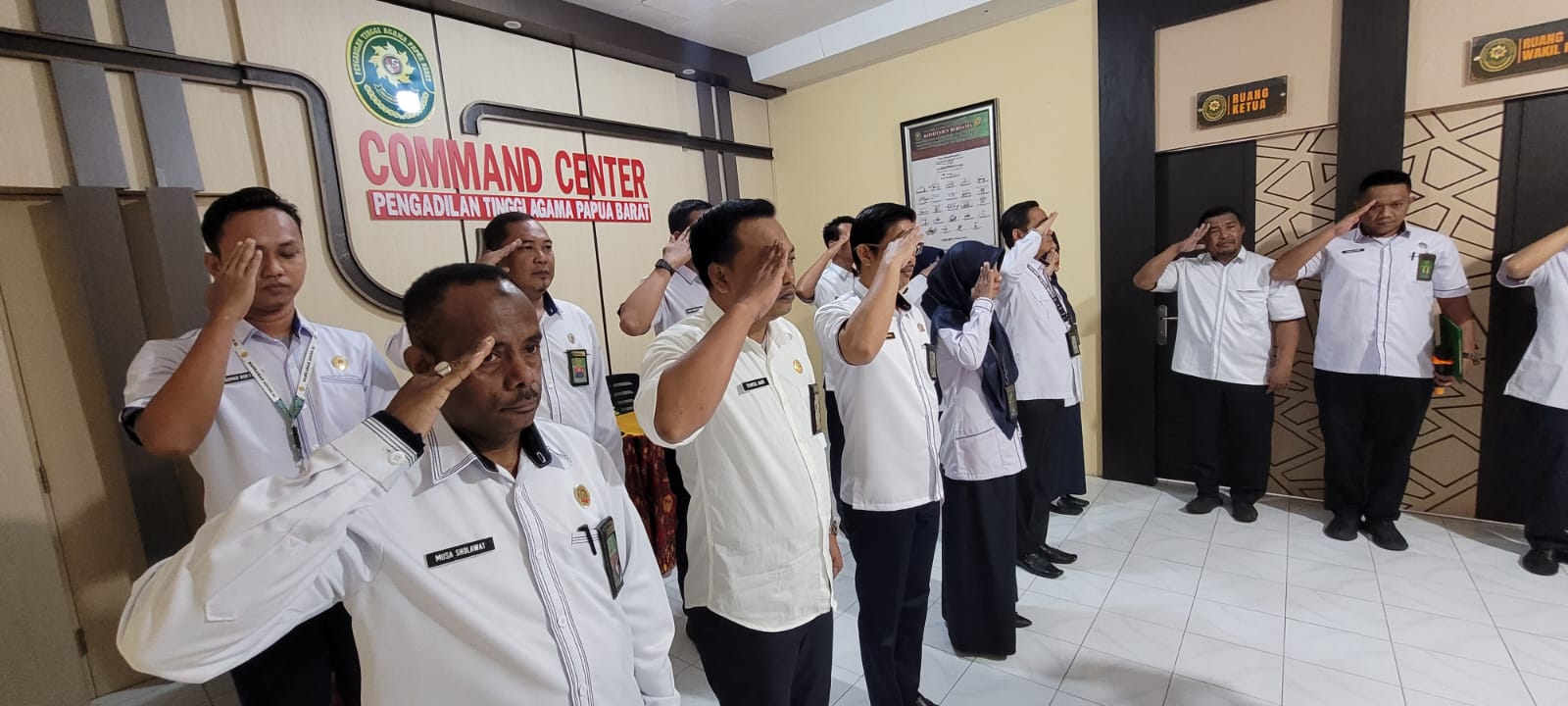 Pelaksanaan Apel Pagi: PTA Papua Barat Gaungkan Komitmen Integritas di Tengah Isu Pembersihan Lembaga Yudikatif