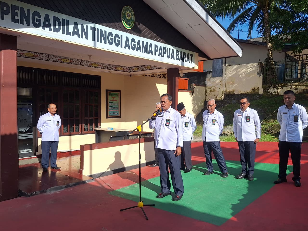 Apel Pagi di PTA Papua Barat: Bahas Biaya Perkara, Turnamen PTWP, dan Profesionalitas dalam Bekerja