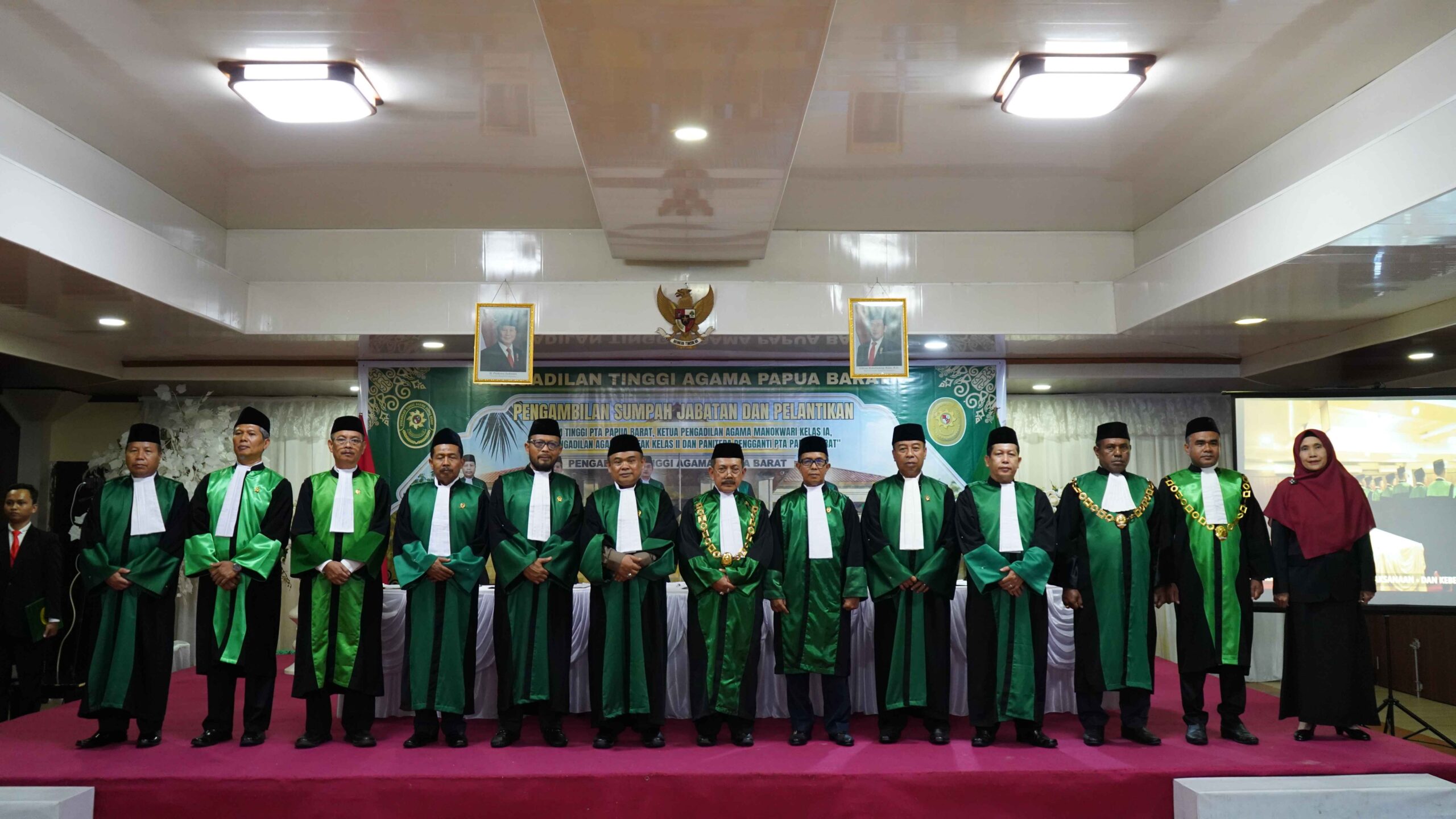 PTA Papua Barat Lantik dan Ambil Sumpah Sembilan Hakim Tinggi