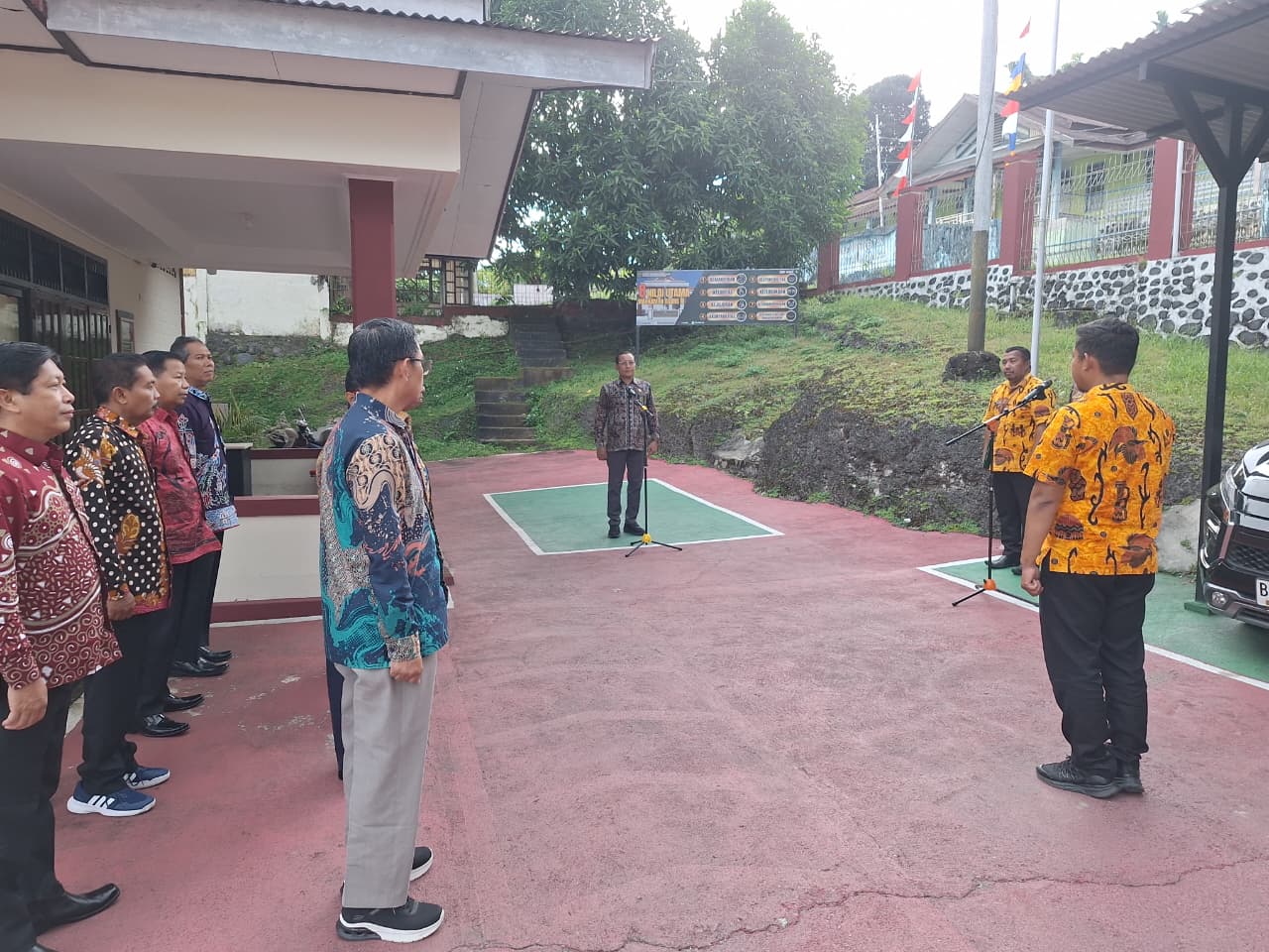 Wakil Ketua PTA Papua Barat Pimpin Apel Sore, Tekankan Pentingnya Menjaga Integritas