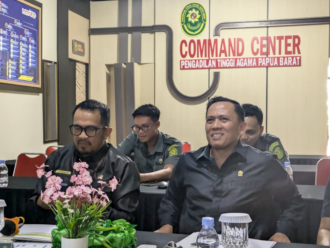 PTA Papua Barat Gelar Rapat Monev Kepaniteraan Se-Wilayah Hukum: Bedah Solusi Krisis SDM hingga Hambatan Surat Tercatat