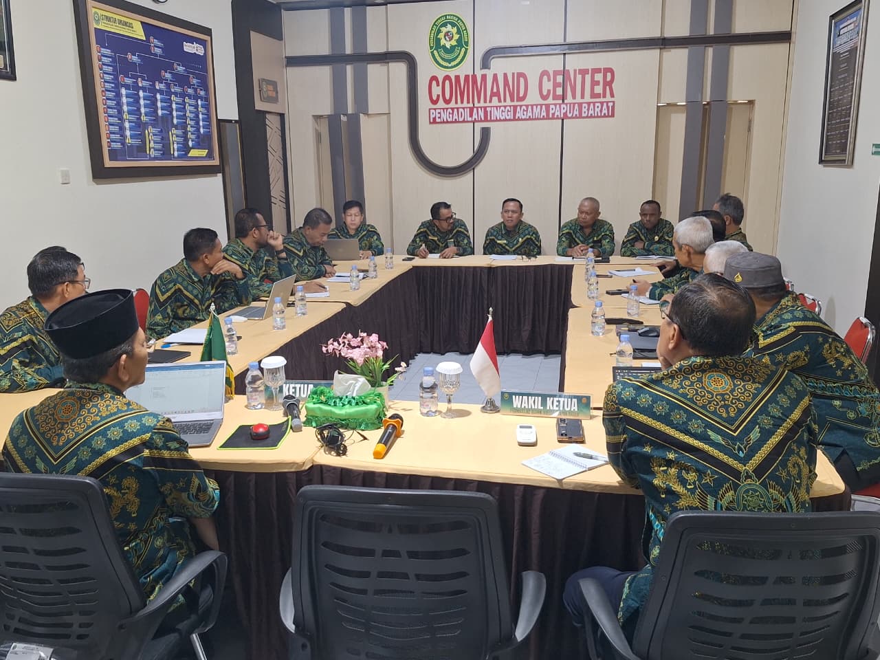Bahas Isu Strategis Peradilan! Hakim Tinggi PTA Papua Barat Gelar Diskusi Hukum