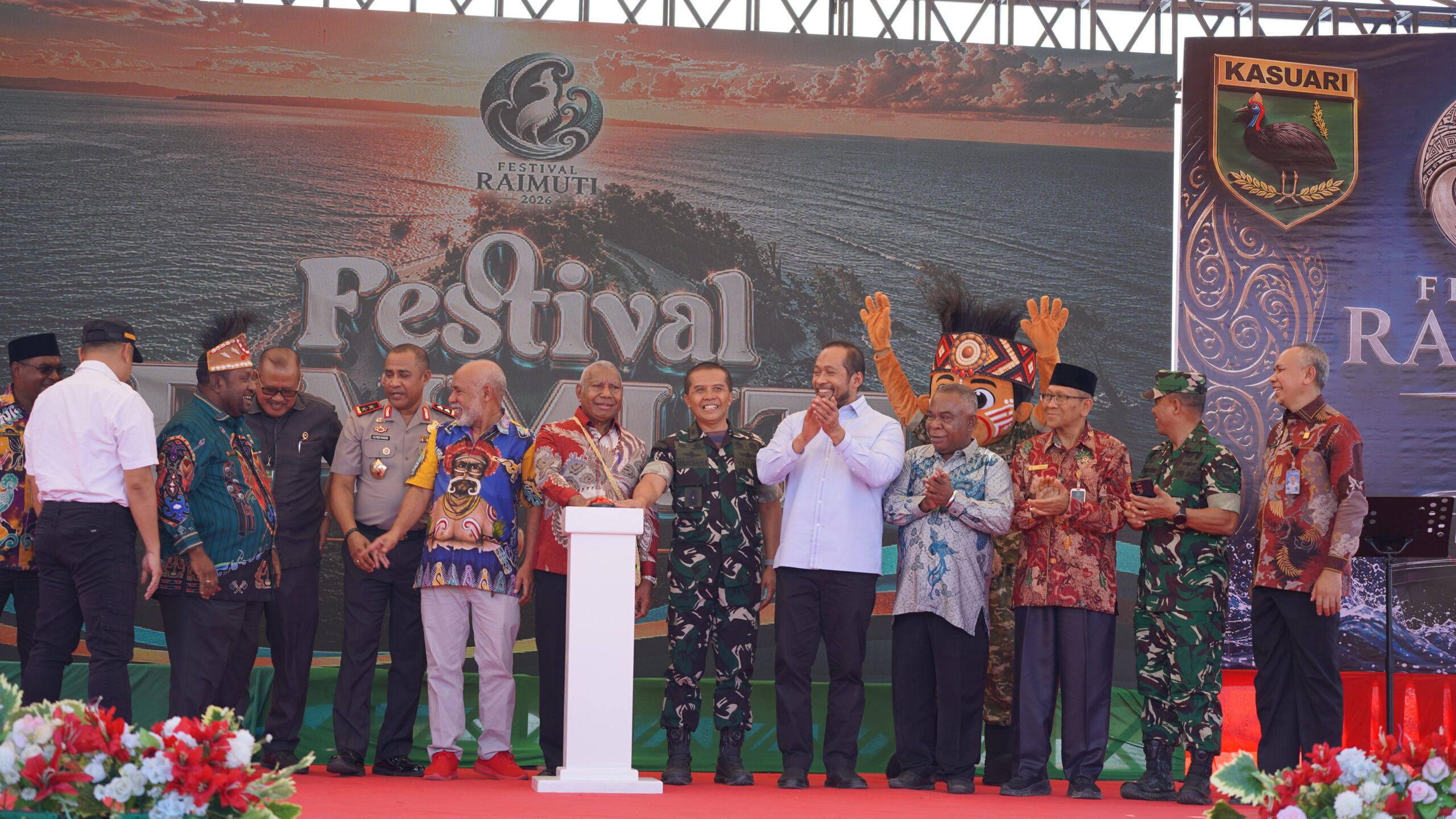Semarak Budaya Papua Dimulai! Ketua PTA Papua Barat Hadiri Pembukaan Festival Raimuti di Manokwari