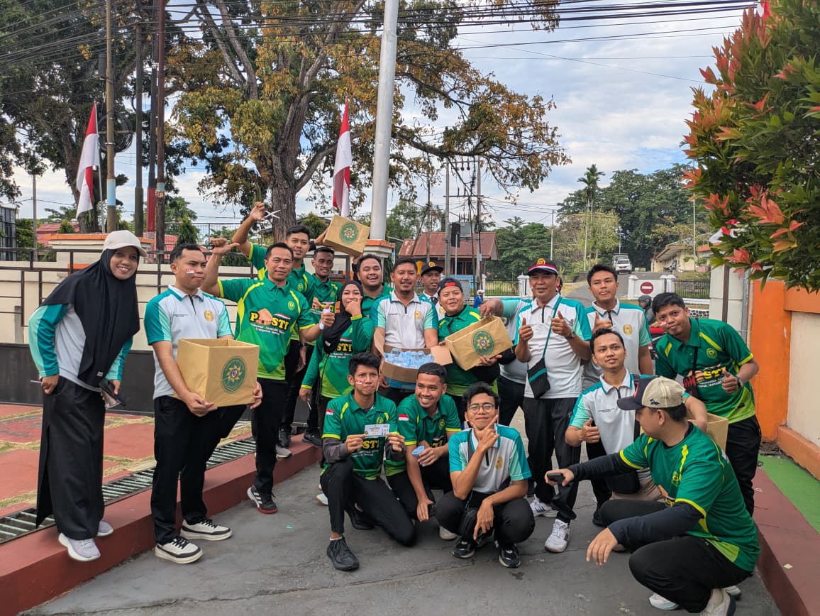 Semarakkan HUT Mahkamah Agung RI ke-81: PTA Papua Barat dan Jajaran Peradilan se-Wilayah Manokwari Gelar Jalan Sehat Bersama