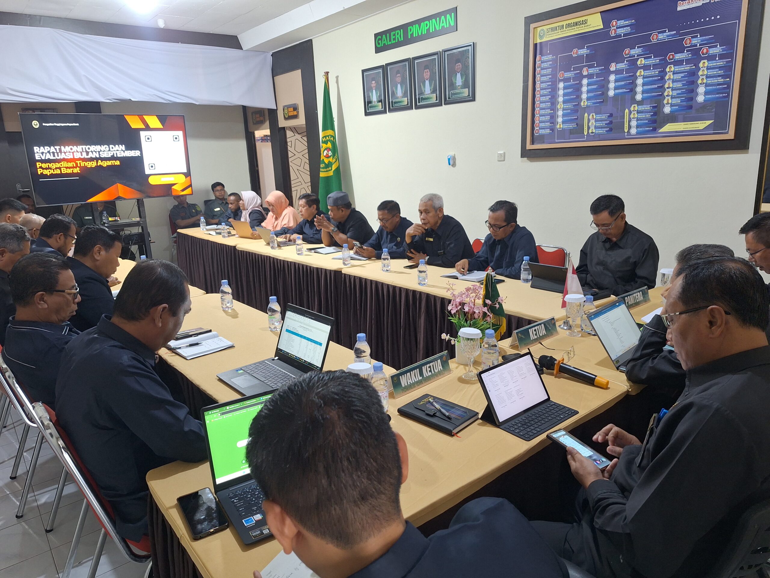 Monitoring dan Evaluasi Menyeluruh, Ketua dan Wakil Ketua PTA Papua Barat Perkuat Efektivitas serta Akuntabilitas Kinerja